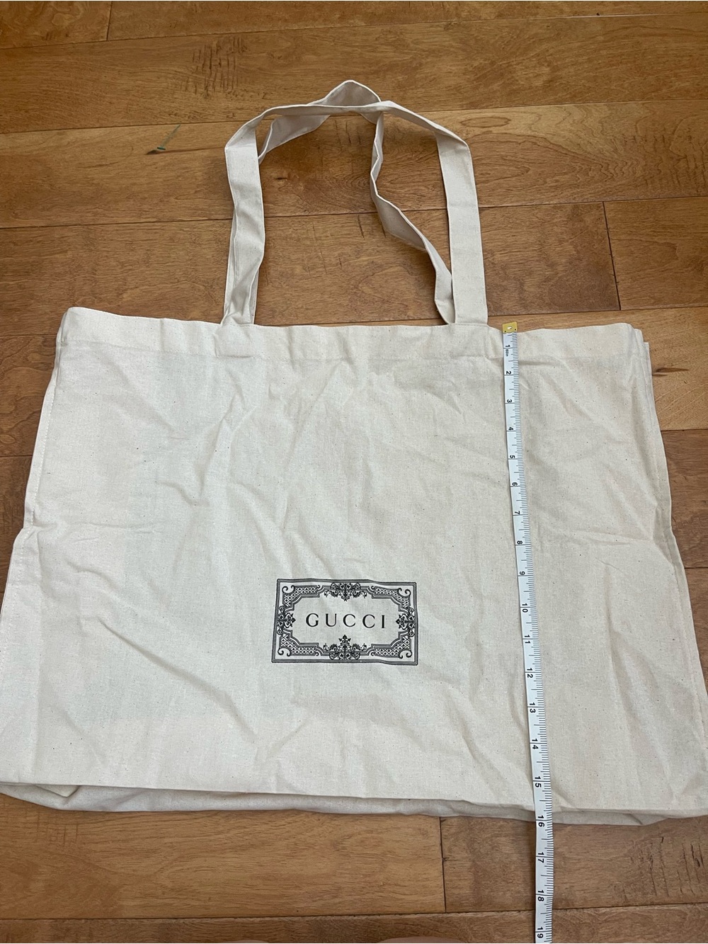 Gucci tote with gift box